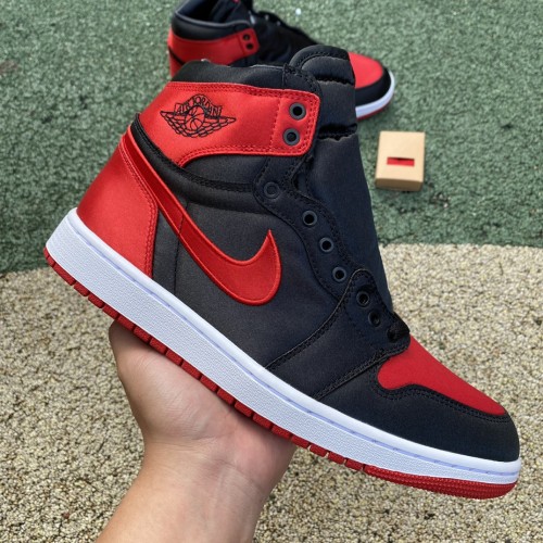 Jordan 1 Retro High OG Satin Bred