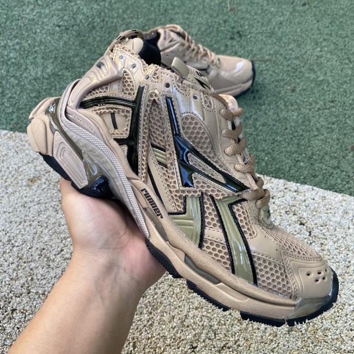 Balenciaga Runner Grafhti