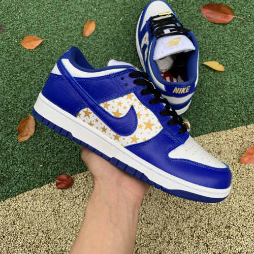 NIKE SB DUNK LOW SUPREME STARS HYPER ROYAL (2021)