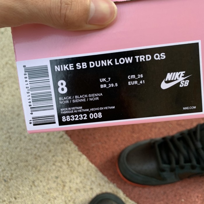 NIKE SB DUNK LOW BLACK PIGEON