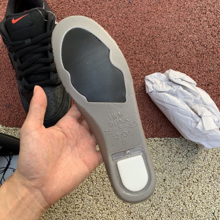 NIKE SB DUNK LOW BLACK PIGEON