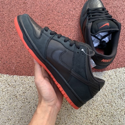 NIKE SB DUNK LOW BLACK PIGEON