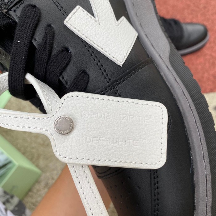 OFF-WHITE Out Of Office OOO Low Tops Black && White