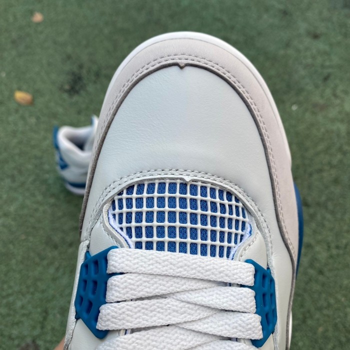 Air Jordan 4 Retro Military Blue (2024)