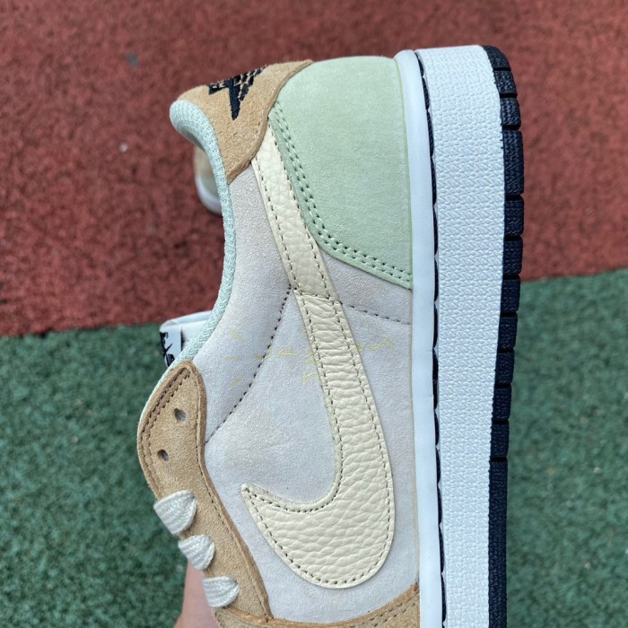 Tracis Scott x Air Jordan 1 Low