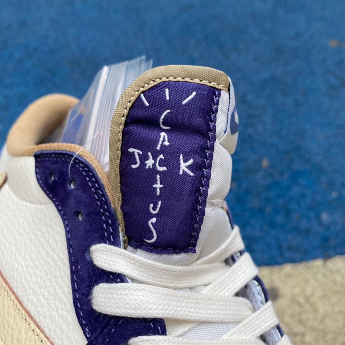 Travis Scott x Air Jordan 1 Low OG