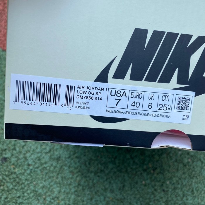 Tracis Scott x Air Jordan 1 Low