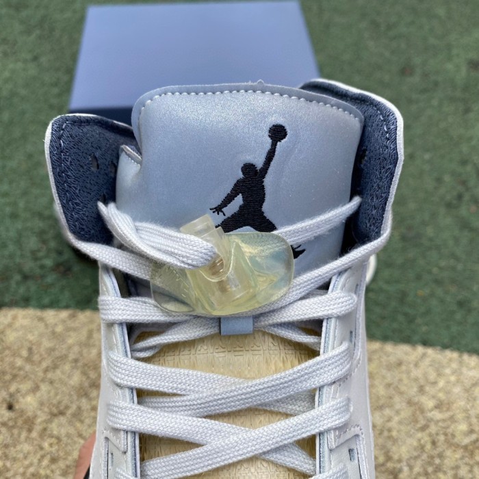 Air Jordan 5 Retro A Ma Maniére Diffused Blue