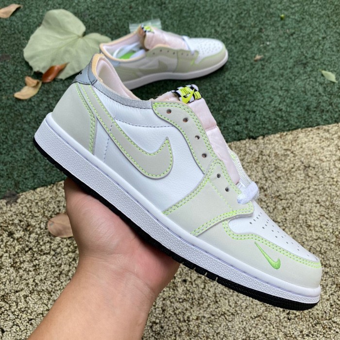 Air Jordan 1 Retro Low White Ghost Green Black