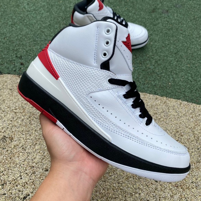 Air Jordan 2 Retro OG Chicago