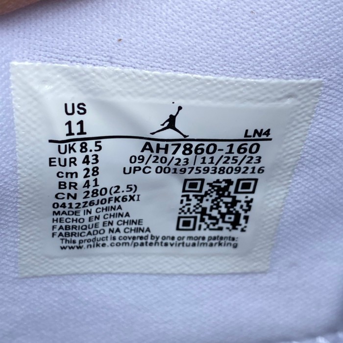 Air Jordan 11 Low Legend Pink
