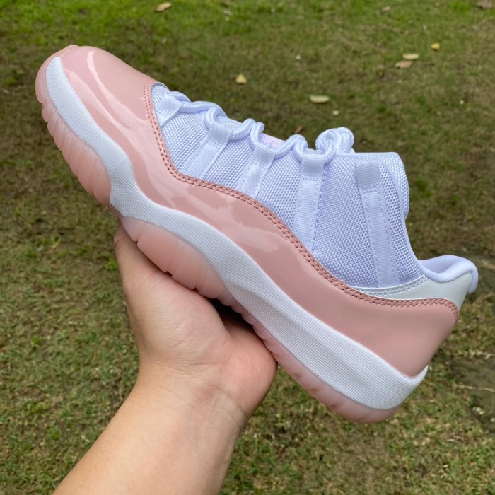 Air Jordan 11 Low Legend Pink