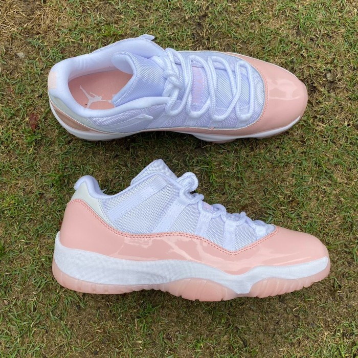 Air Jordan 11 Low Legend Pink