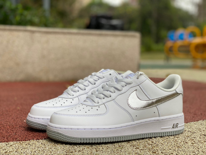 Air Force 1 '07 Low Color of the Month White Metallic Silver