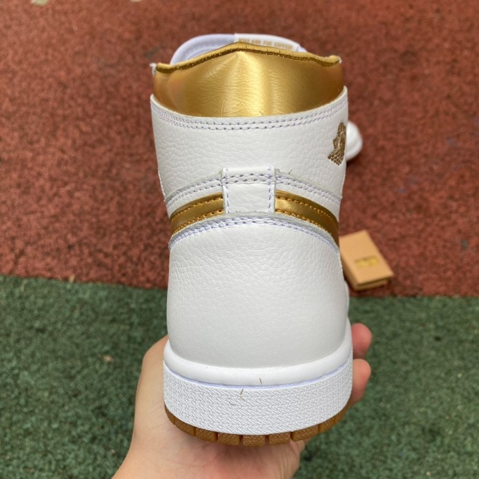 Air Jordan 1 Retro High OG Metallic Gold