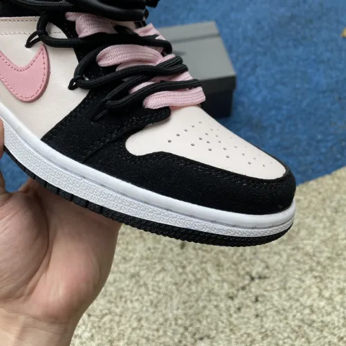 Air Jordan 1 Low shoes