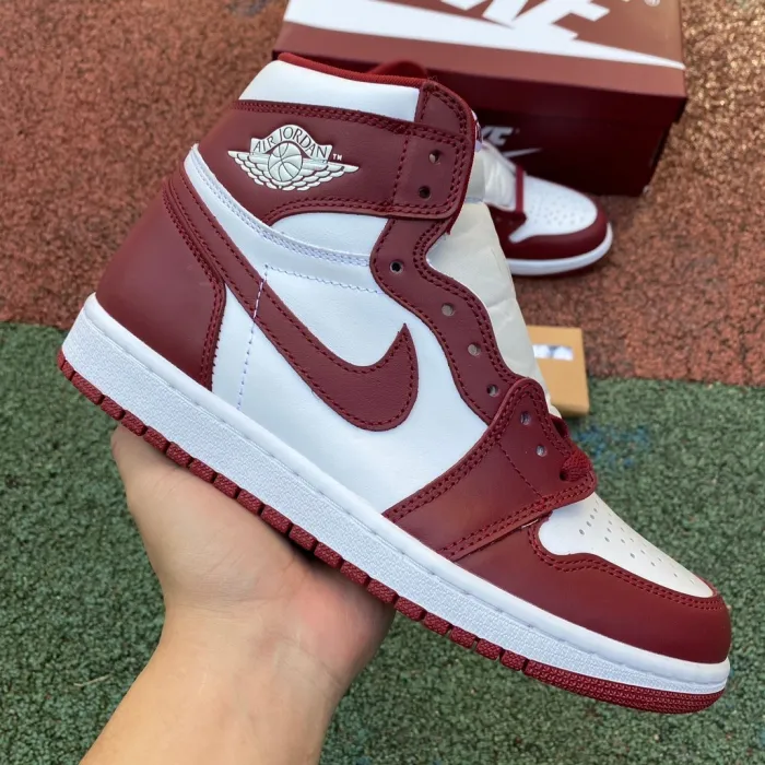 Air Jordan 1 Retro High OG Artisanal Team Red