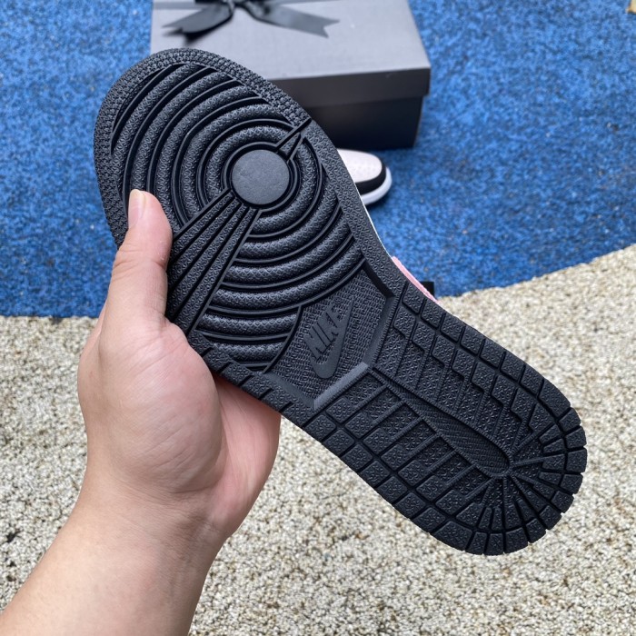Air Jordan 1 Low shoes