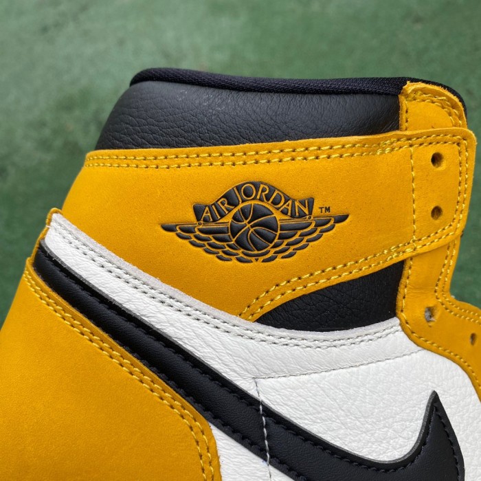Air Jordan 1 Retro High OG Yellow Ochre