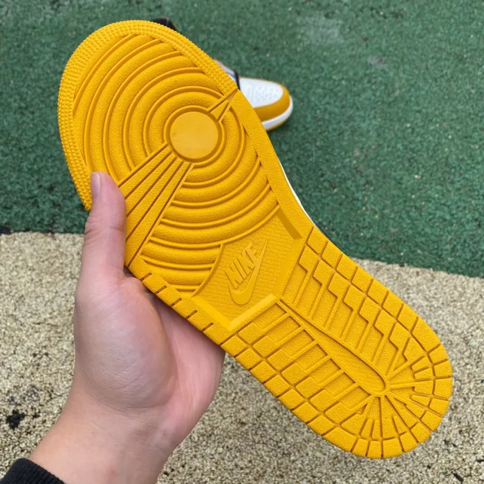 Air Jordan 1 Retro High OG Yellow Ochre