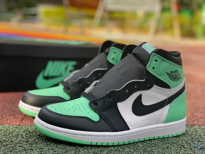 Air Jordan 1 High OG “Green Glow”