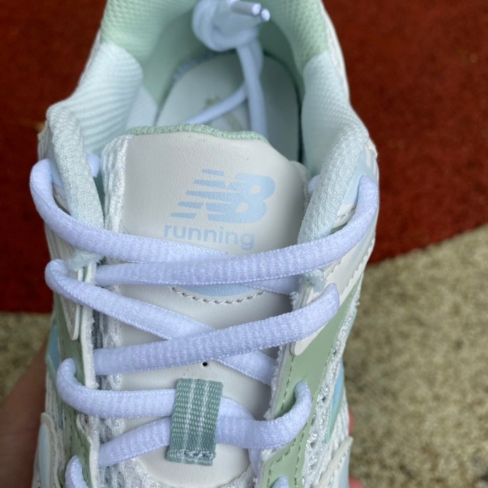 New Balance 530 Cosmic Jade Green