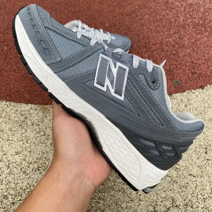 New Balance 1906R Titanium