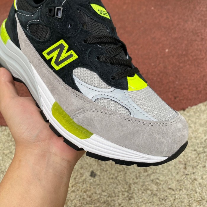 New Balance 992 MiUSA Black Grey Volt