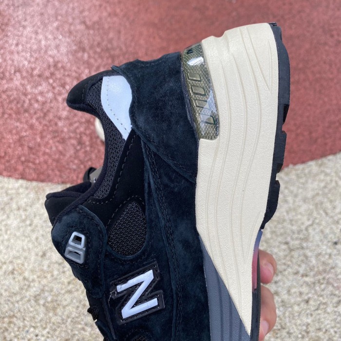 New Balance 992 Black Grey