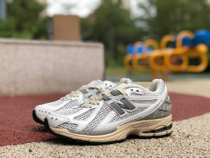 New Balance 1906R Sea Salt Marblehead