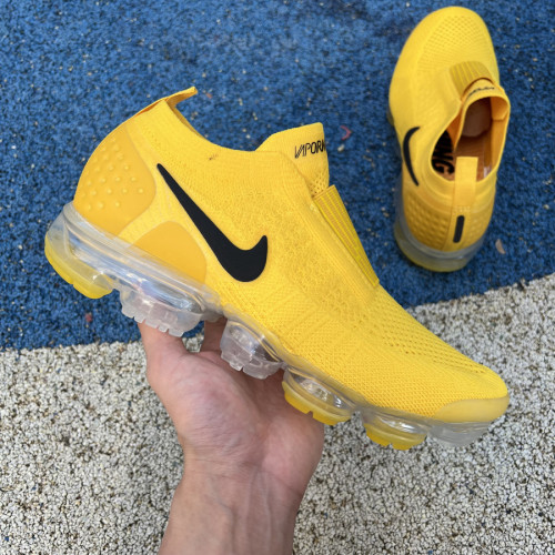 Air VaporMax Moc 2 University Gold