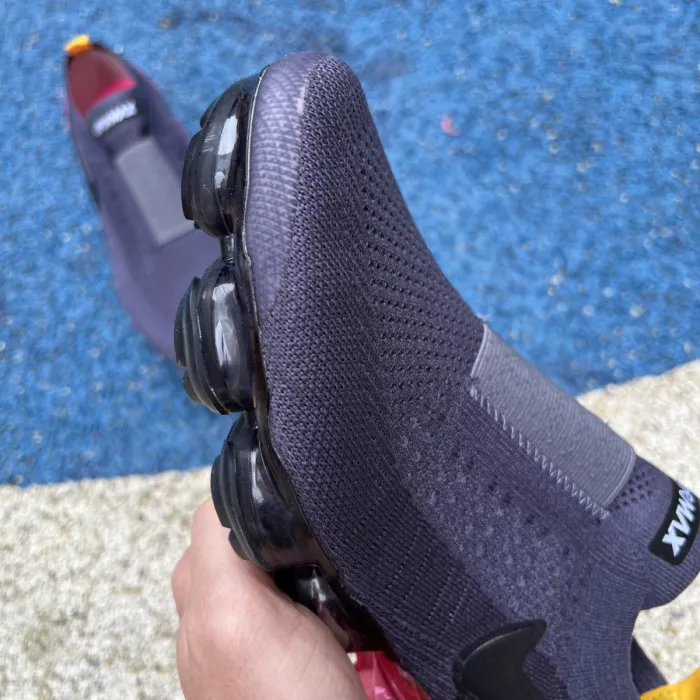 Air VaporMax Flyknit Moc 2 Gridiron Pink Blast