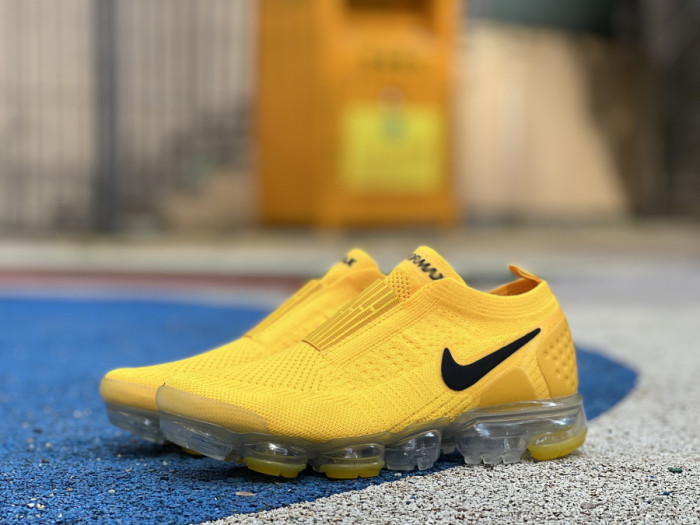 Air VaporMax Moc 2 University Gold