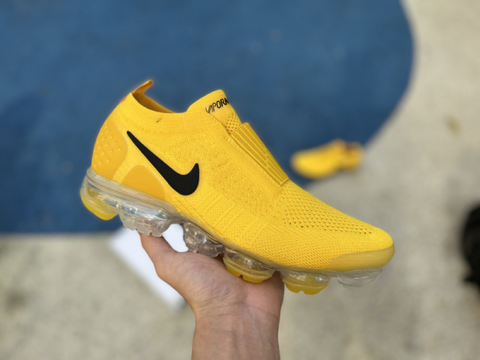 Air VaporMax Moc 2 University Gold