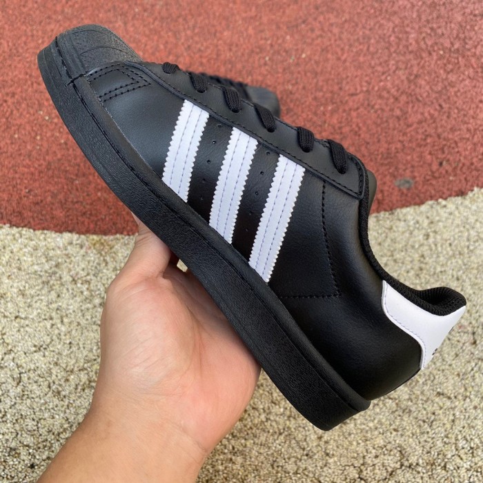 Adidas Superstar Core Black Cloud White Gold