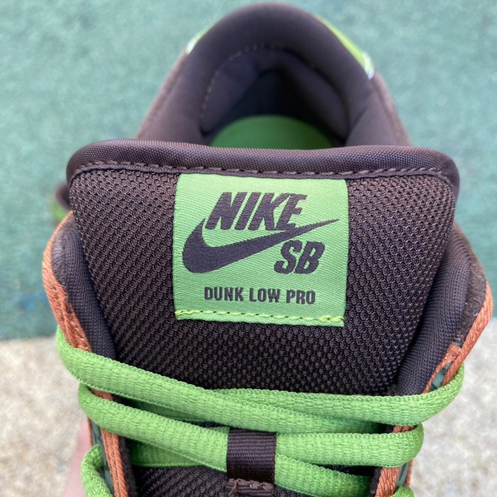 Nike SB Dunk Low De La Soul