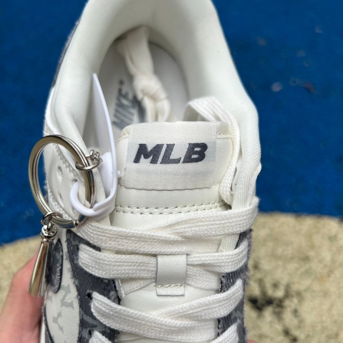 Nike SB Dunk Low MLB Off White Dark Grey