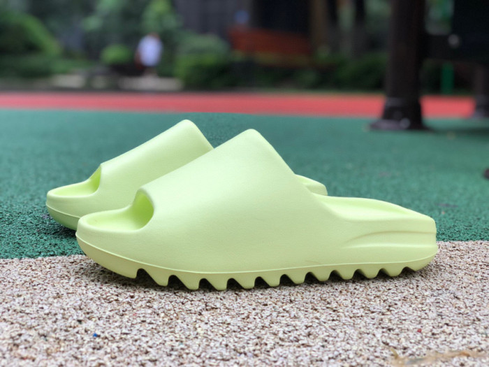 adidas Yeezy Slide Bone HQ6447