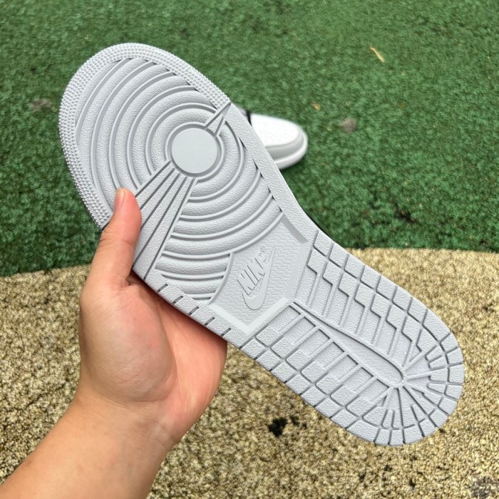 Air Jordan 1 Retro Low OG 'Barons'