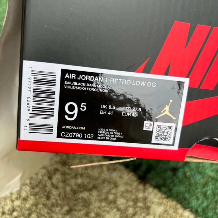 Air Jordan 1 Low OG Mocha