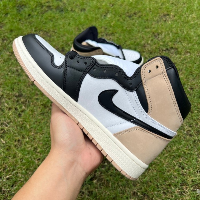 Air Jordan 1 Retro High OG Latte