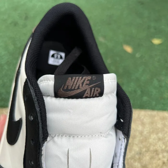 Air Jordan 1 Low OG Mocha