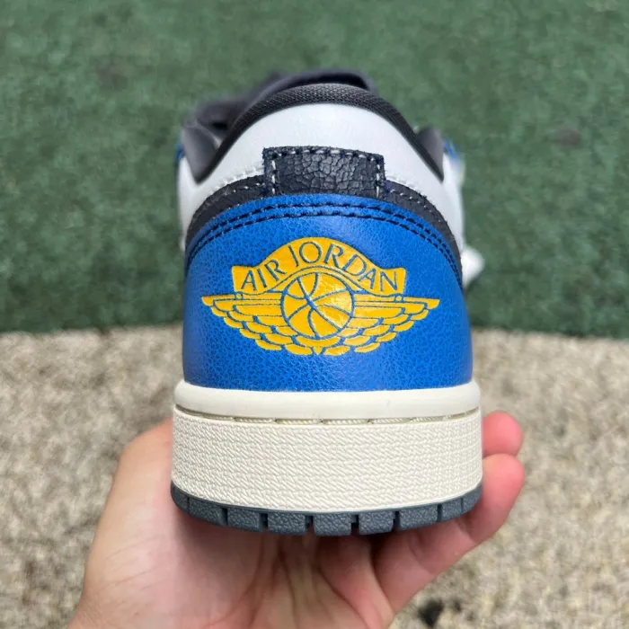 Air Jordan 1 Low SE Flight Vintage