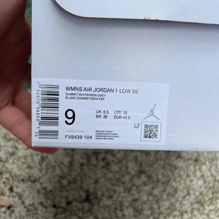 Air Jordan 1 Low SE Flight Vintage