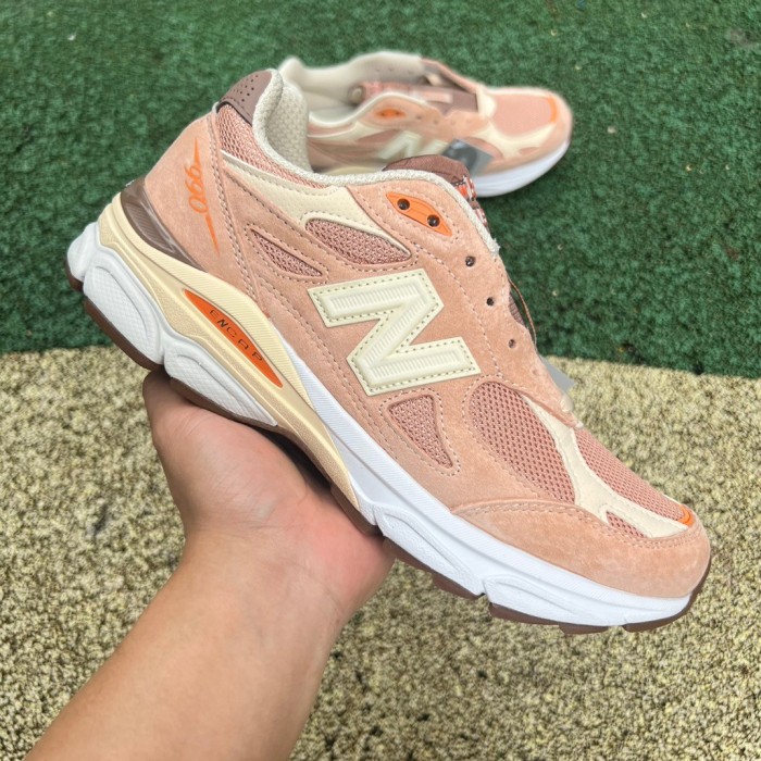New Balance 990v3 MiUSA size? Exclusive Orange Cream