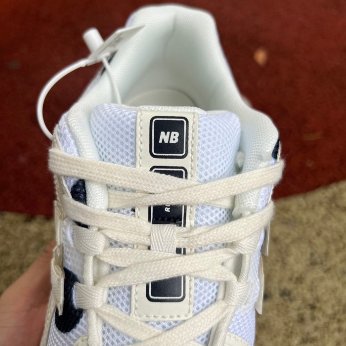 New Balance 1906R Polka Dot Sea Salt