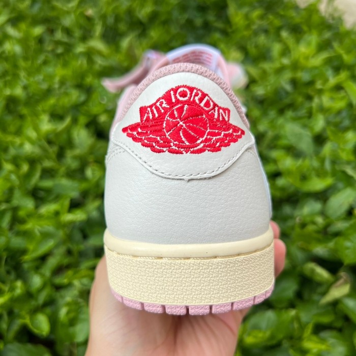 Air Jordan 1 Retro Low OG SP Travis Scott Pink