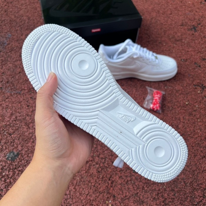 Nike Air Force 1 Low Supreme White