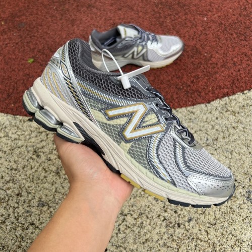 New Balance 860v2 Earth