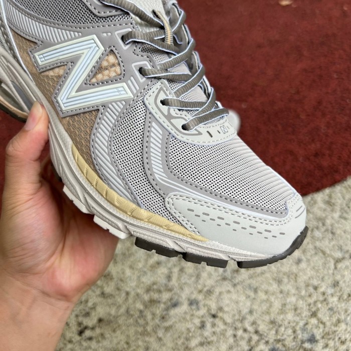 New Balance 860v2 Mars